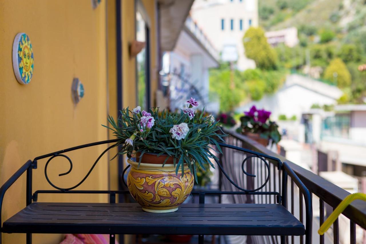 B&B La Casa Gialla Taormina Exterior photo